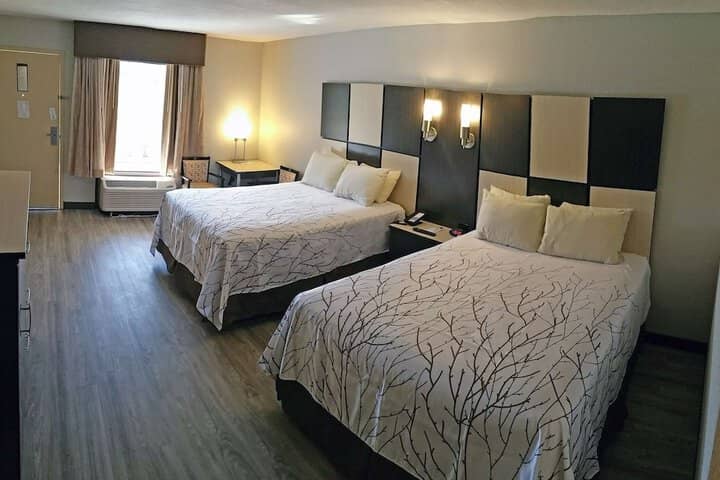 Room 4 of 13